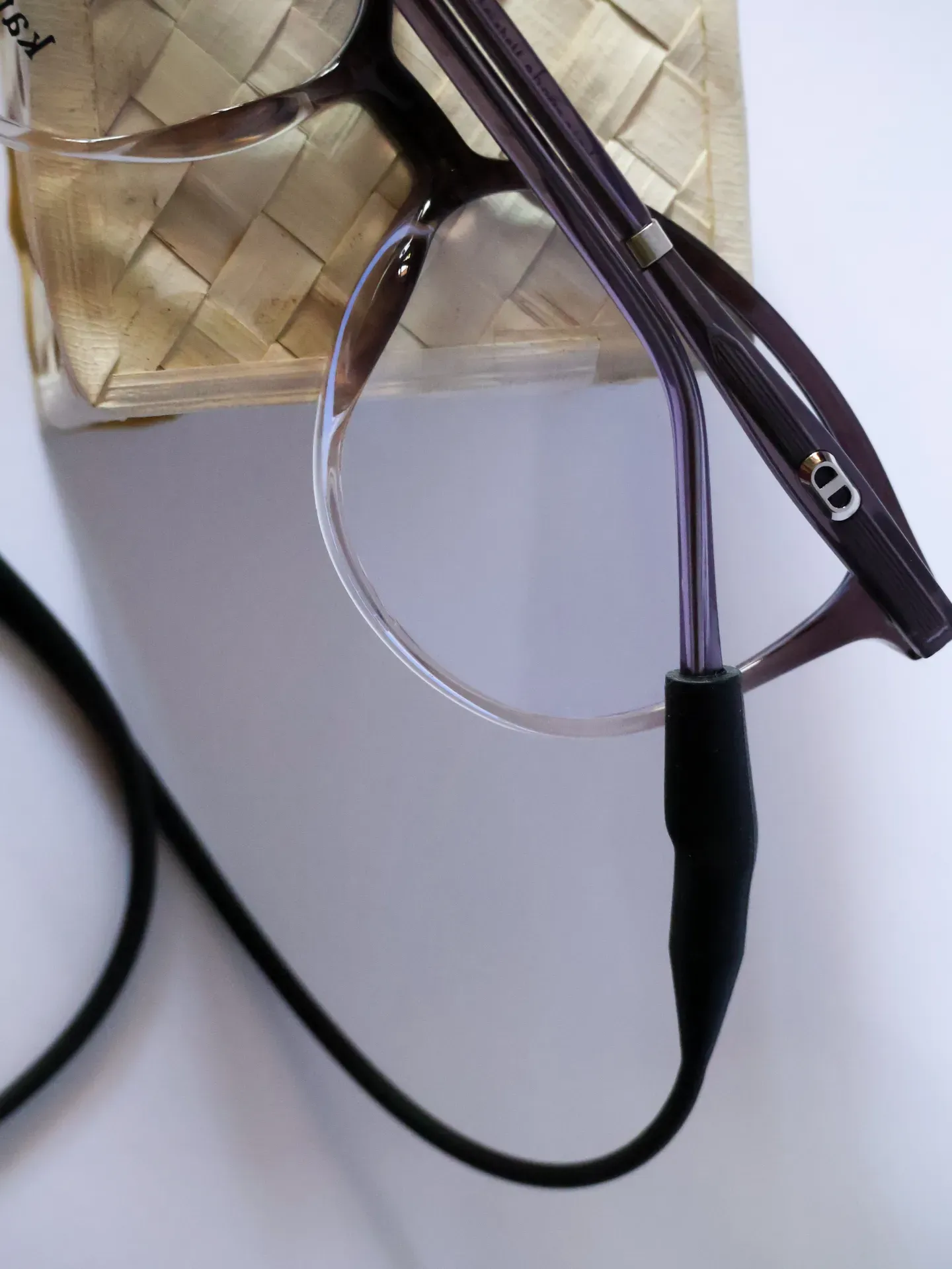 Durable rubber glasses retainer from Neth Lanka Opticals.
