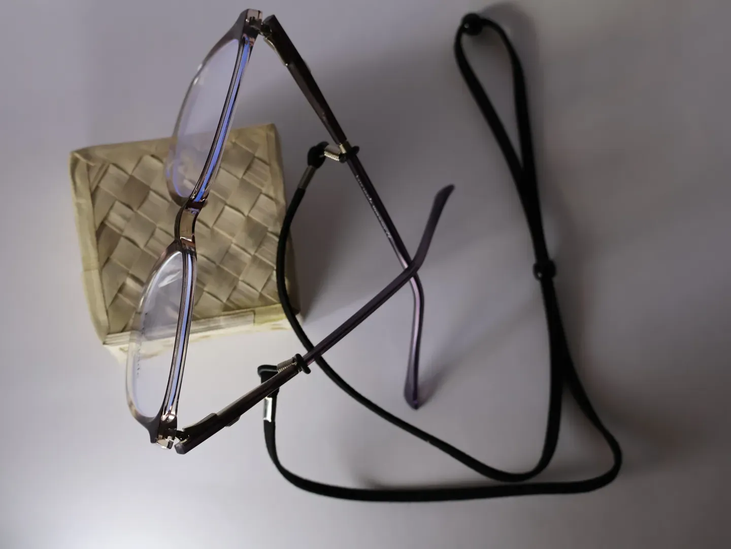 Fashionable woven specs chain from Neth Lanka Opticals.