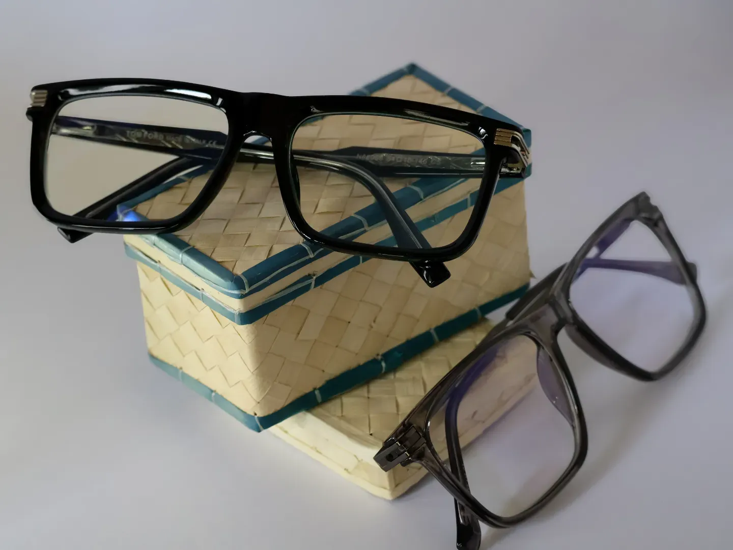 Close-up of premium wide glasses frames. Get your eyes tested by certified opticians in Eheliyagoda and Kottawa.