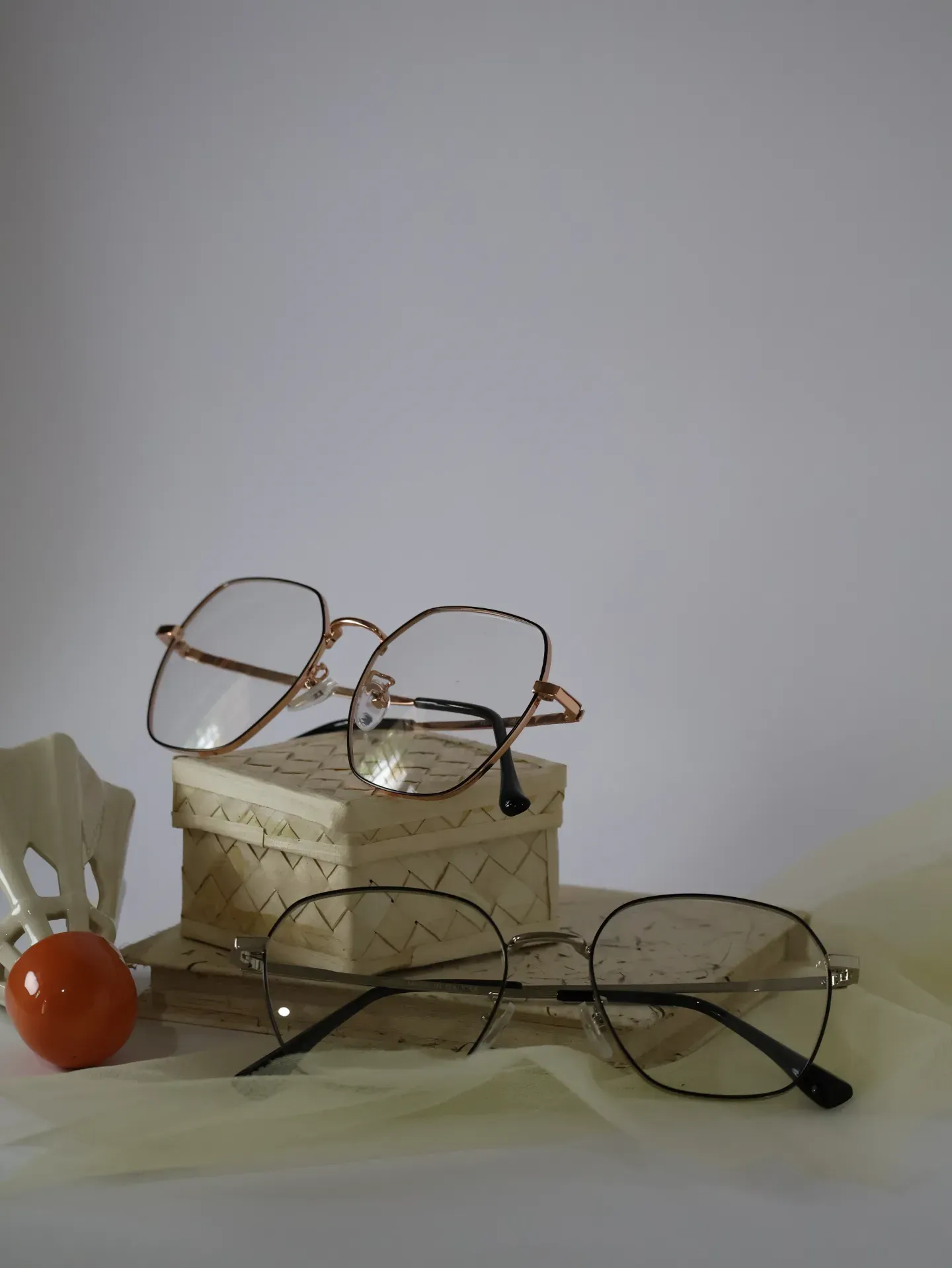 Detail of ultra-thin metal construction. Upgrade your prescription specs at our Eheliyagoda eye clinic.